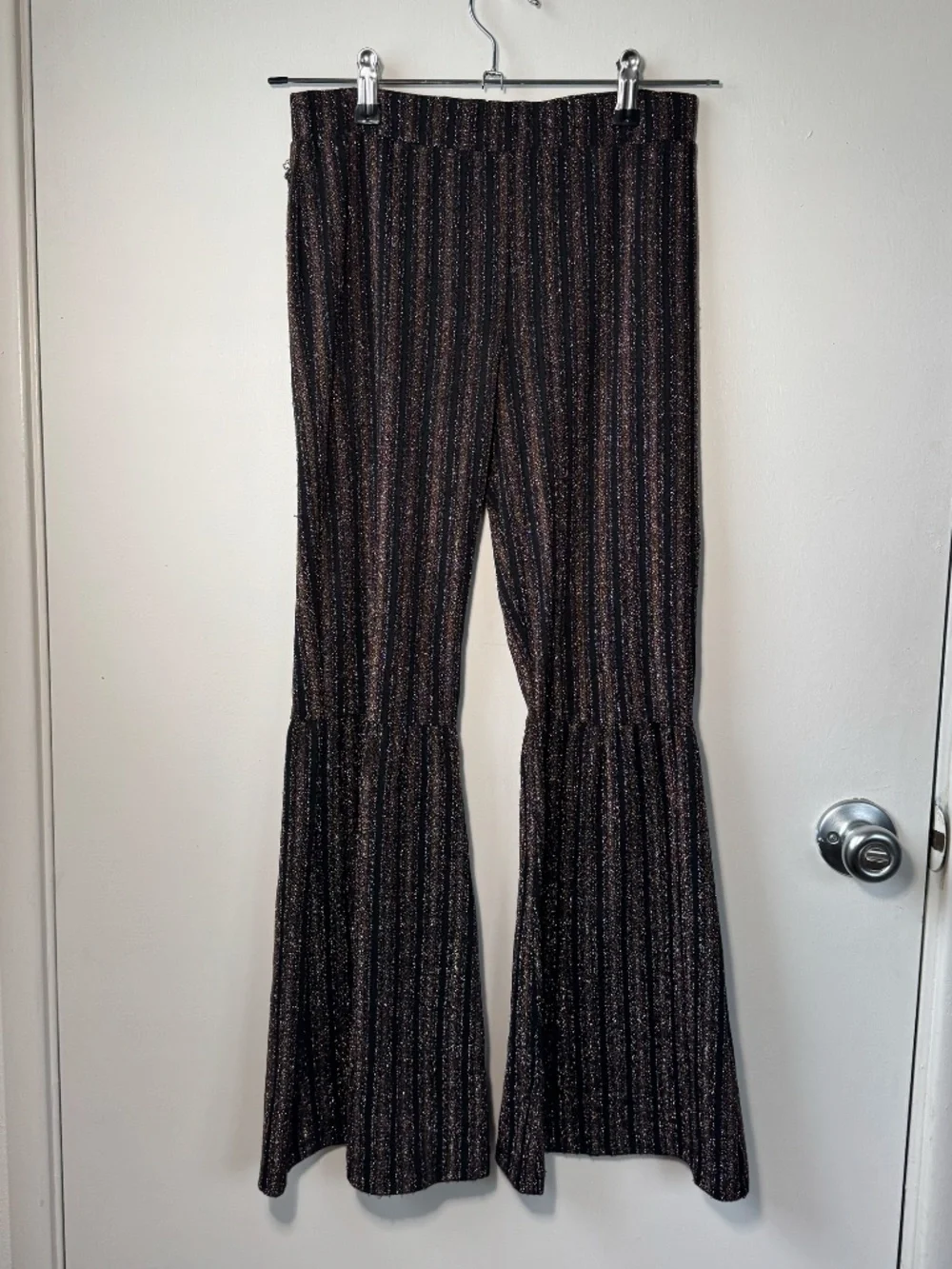 Target kid girls size large 10/12 matching top bottom set glittery, flare pants